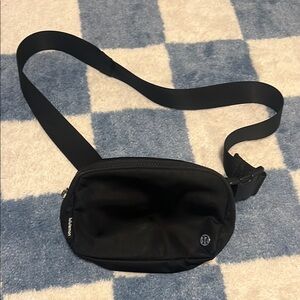 Lululemon 1L Belt Bag in Black